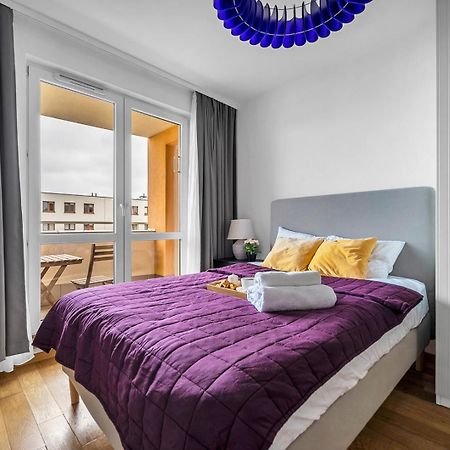 Wola Tower - 60M2, Balcony With City View, Parks Nearby - By Rentujemy Warszawa Exteriör bild
